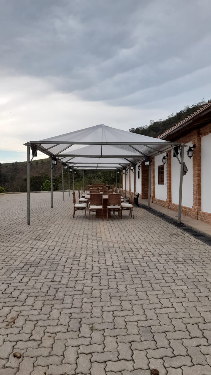 Tenda Calha Lona Cristal para área de restaurante
